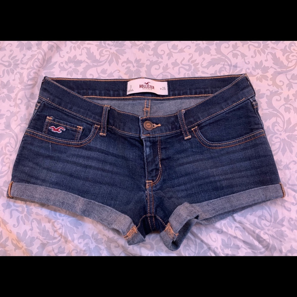 Hollister size 3